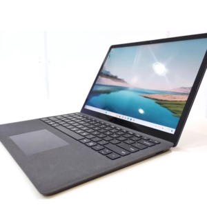 Microsoft Surface Laptop 2 - Intel® Core™ i7, 8th Gen, 16GB RAM, 512GB SSD - Windows 11 Pro